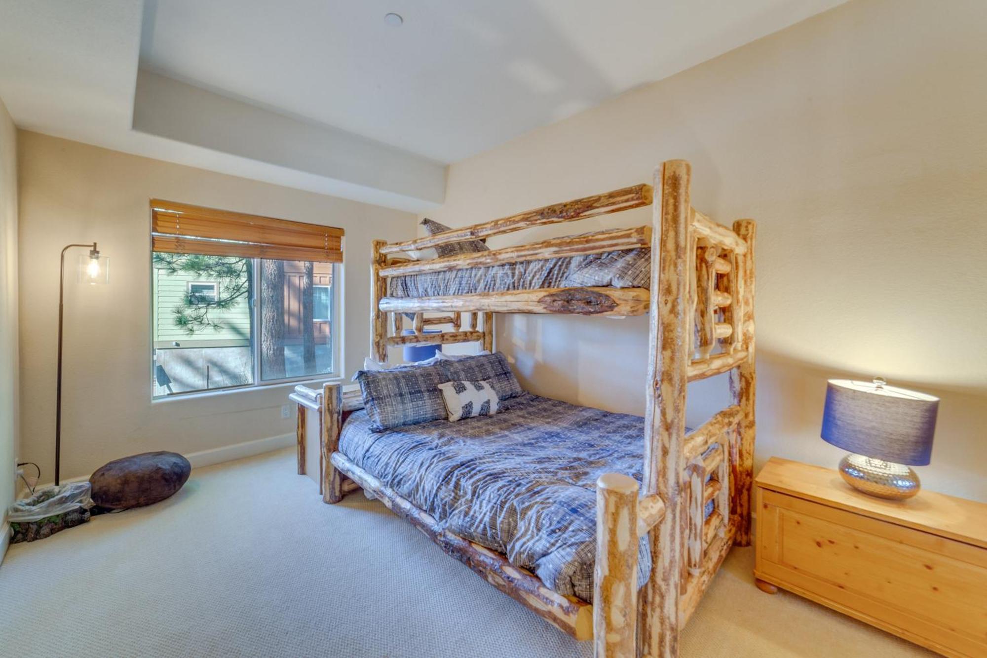 Holiday home Townhome Less Than 1 Mi To The Village At Mammoth! Mammoth Lakes
